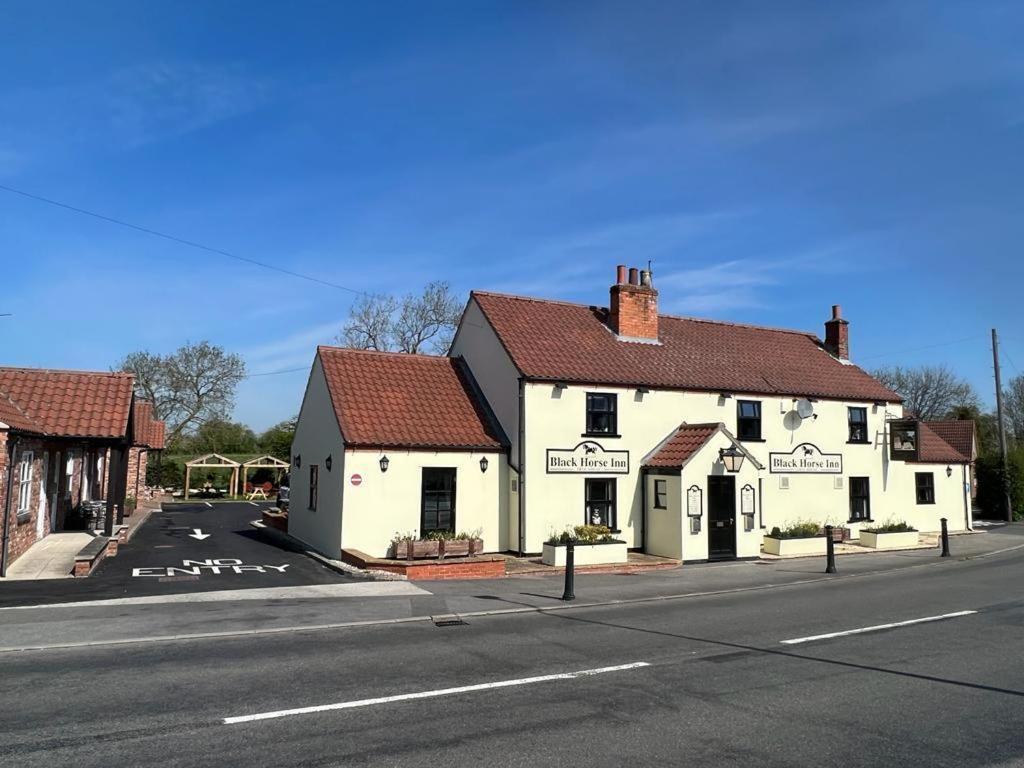The Black Horse Inn เกนส์โบโรห์ ภายนอก รูปภาพ