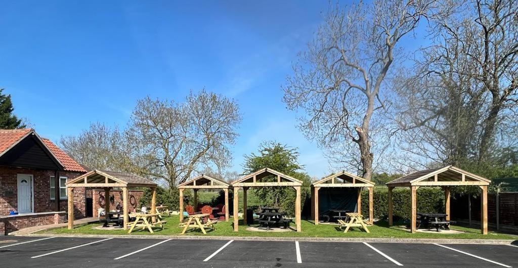 The Black Horse Inn เกนส์โบโรห์ ภายนอก รูปภาพ