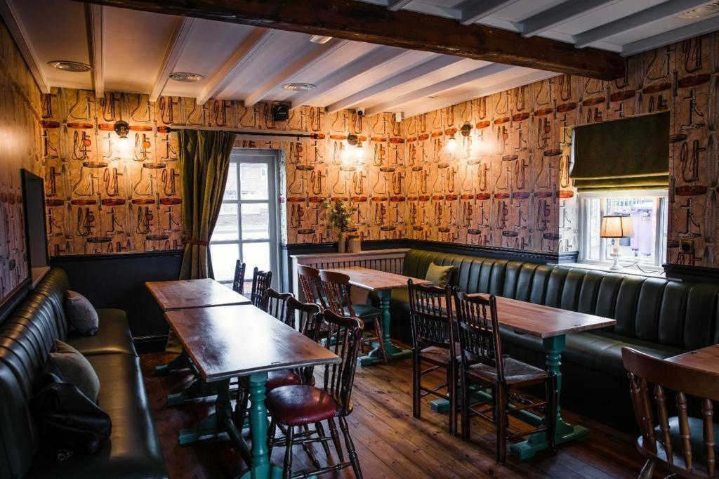 The Black Horse Inn เกนส์โบโรห์ ภายนอก รูปภาพ