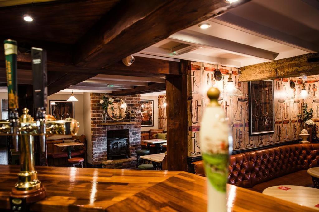The Black Horse Inn เกนส์โบโรห์ ภายนอก รูปภาพ