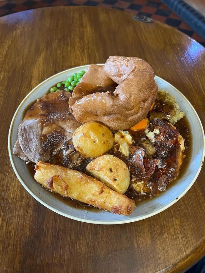 The Black Horse Inn เกนส์โบโรห์ ภายนอก รูปภาพ