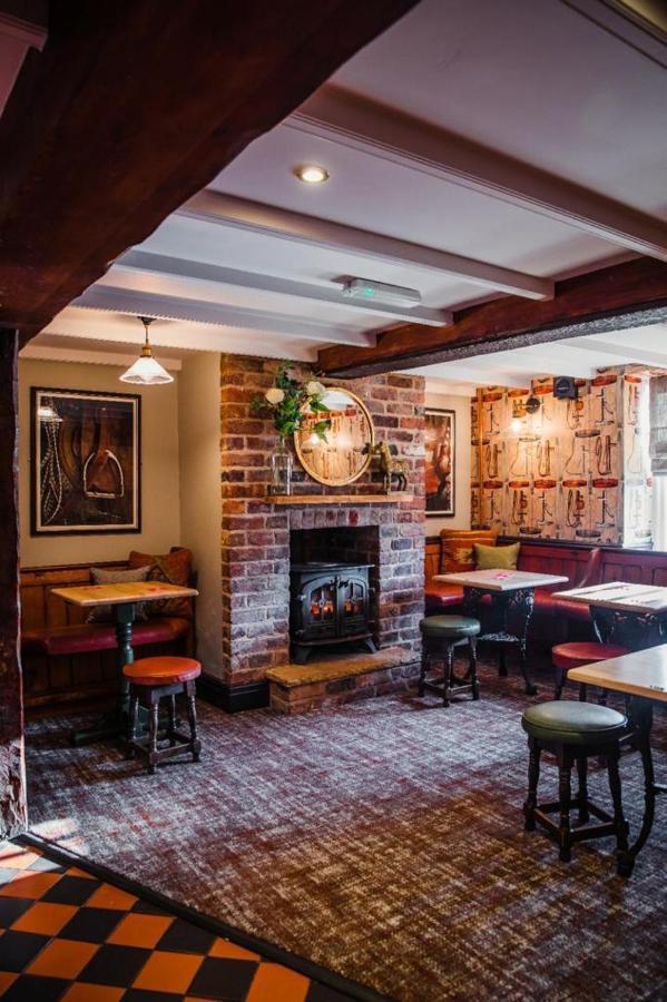 The Black Horse Inn เกนส์โบโรห์ ภายนอก รูปภาพ